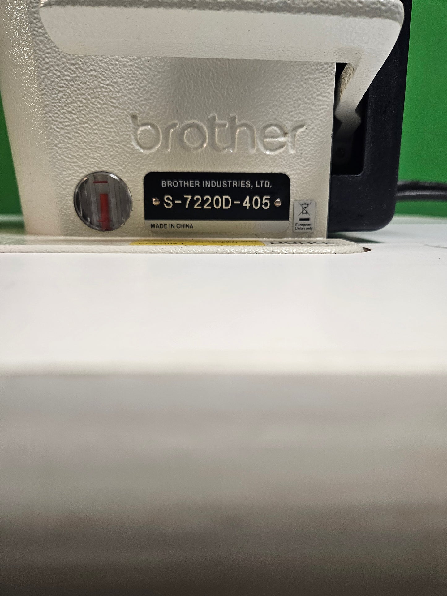 Brother S-7220D-405 Demo Single Needle Feed Lock Stitch Automatic With Table