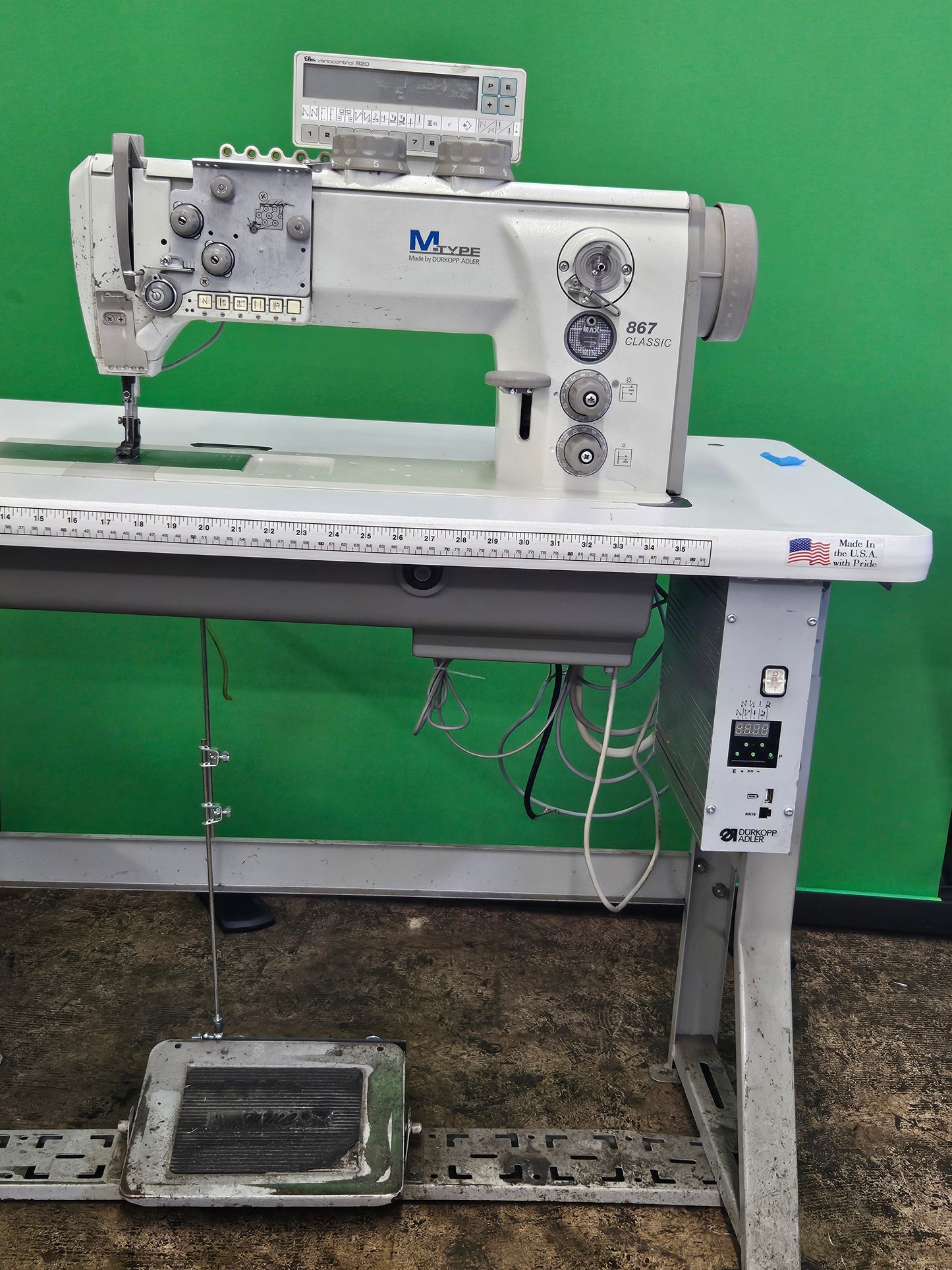 Dürkopp Adler M-type 867 classic heavy duty single needle walking foot programmable